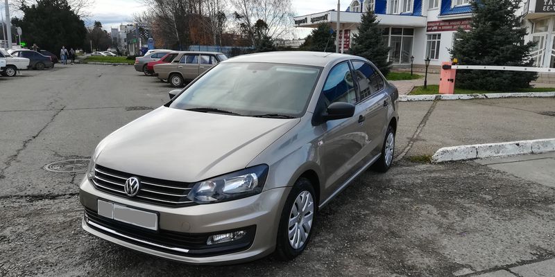 VOLKSWAGEN POLO